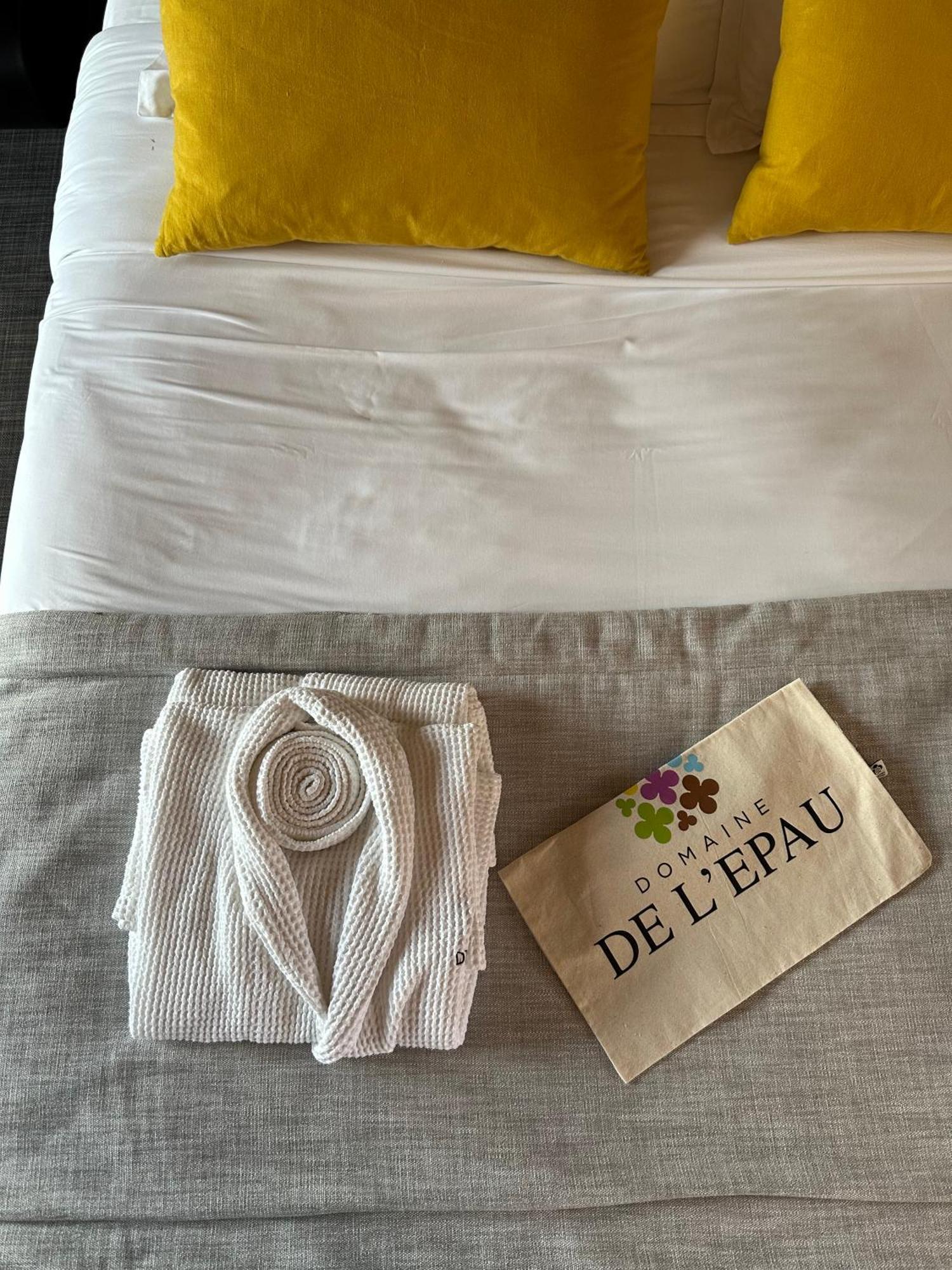 Domaine De L'Epau Eco-Resort Yvré-lʼÉvêque Dış mekan fotoğraf
